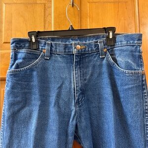 Wrangler Men's Relaxed Fit Blue Jeans 34/30